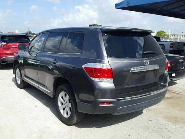 5TDZK3EH1DS105893 - 2013 TOYOTA HIGHLANDER GRAY photo 3