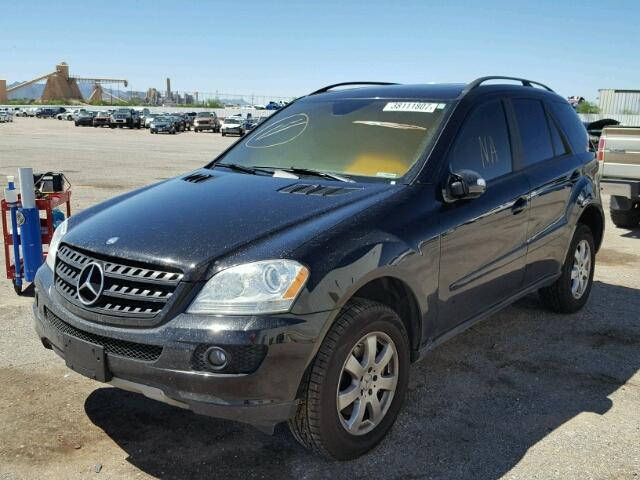 4JGBB86E86A002663 - 2006 MERCEDES-BENZ ML BLACK photo 2