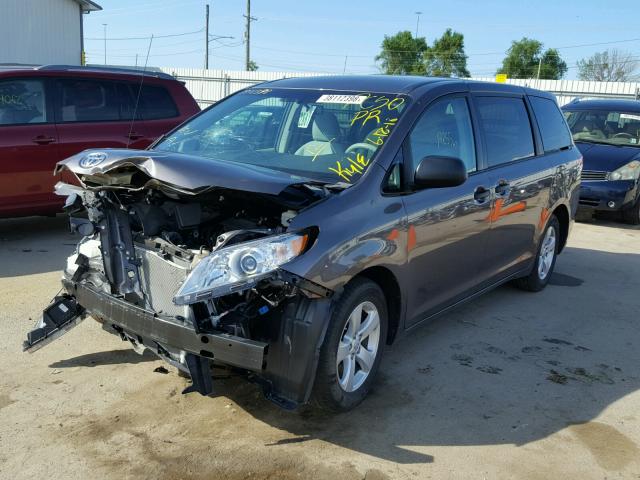 5TDZK3DC7DS390802 - 2013 TOYOTA SIENNA BAS BROWN photo 2