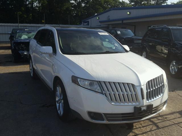 2LMHJ5AT8ABJ17833 - 2010 LINCOLN MKT WHITE photo 1