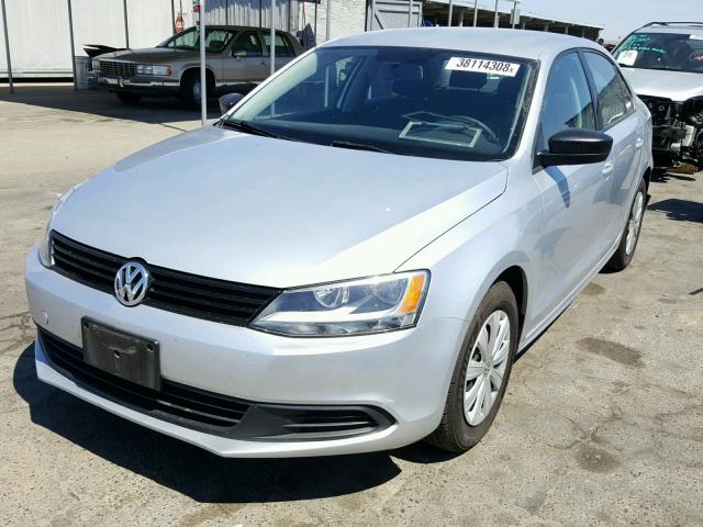 3VW2K7AJ1EM320660 - 2014 VOLKSWAGEN JETTA BASE 银色 照片 2