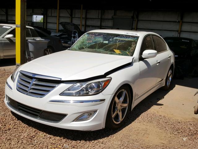 KMHGC4DF8CU167260 - 2012 HYUNDAI GENESIS 4. WHITE photo 2