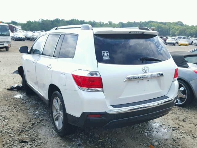 5TDYK3EH7BS039665 - 2011 TOYOTA HIGHLANDER WHITE photo 3