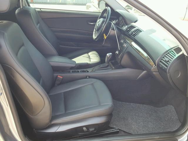 WBAUP9C55AVF49562 - 2010 BMW 128 I GRAY photo 5