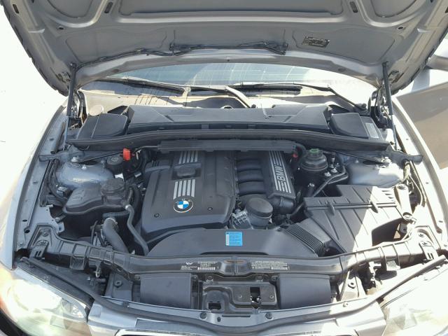 WBAUP9C55AVF49562 - 2010 BMW 128 I GRAY photo 7