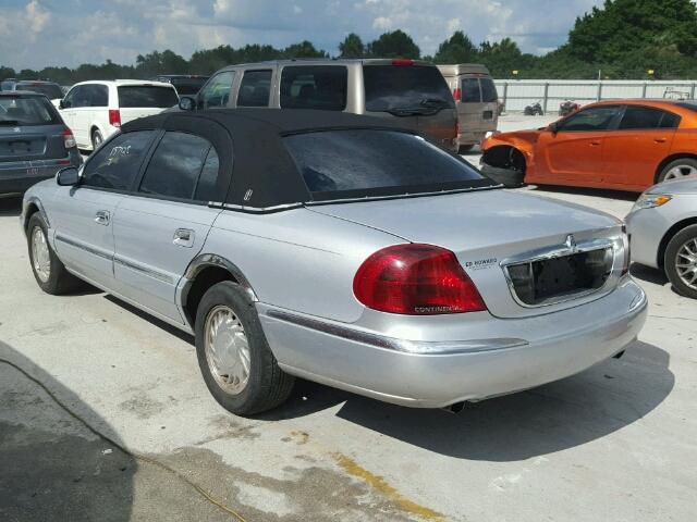 1LNFM97V6WY658433 - 1998 LINCOLN CONTINENTA SILVER photo 3