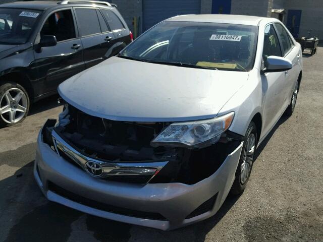 4T1BF1FK3DU236979 - 2013 TOYOTA CAMRY SILVER photo 2