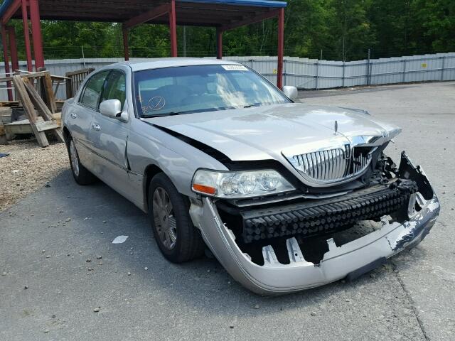 1LNHM83W44Y640298 - 2004 LINCOLN TOWN CAR U SILVER photo 1