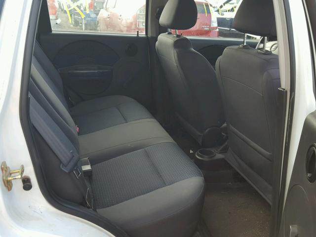 KL1TD66616B560596 - 2006 CHEVROLET AVEO BASE Biały zdjęcie 6