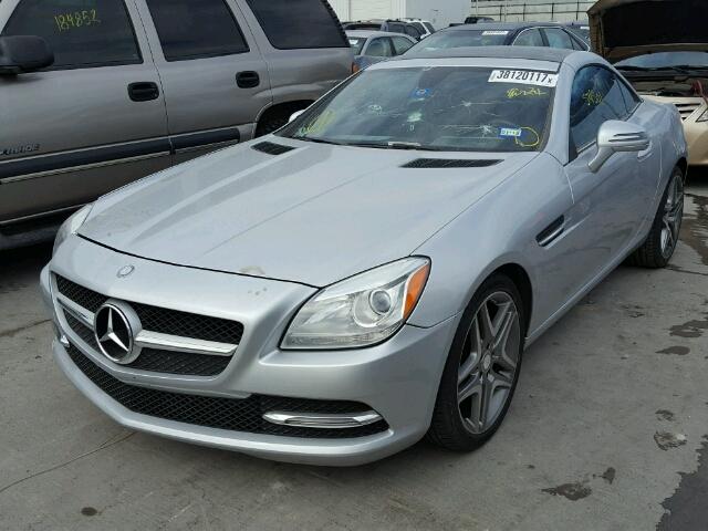 WDDPK4HA5DF069207 - 2013 MERCEDES-BENZ SLK 250 SILVER photo 2