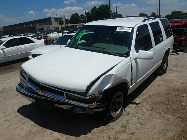 1GNEC13R5TJ406892 - 1996 CHEVROLET TAHOE C150 WHITE photo 2