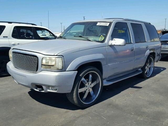 1GKEK13R8XR912921 - 1999 GMC DENALI SILVER photo 2