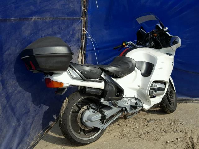 WB10418A9XZC65240 - 1999 BMW R1100 RT WHITE photo 4