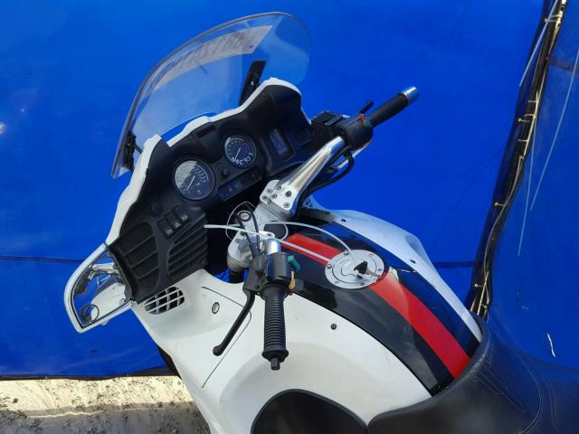 WB10418A9XZC65240 - 1999 BMW R1100 RT WHITE photo 5