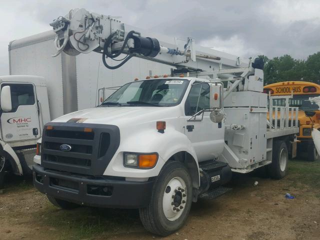 3FRXF75V49V116870 - 2009 FORD F750 SUPER WHITE photo 2