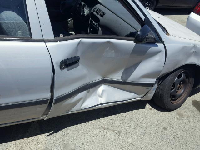 1Y1SK52881Z430757 - 2001 CHEVROLET GEO PRIZM 银色 照片 9