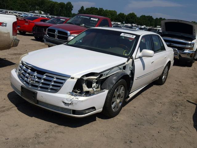 1G6KD57Y56U150163 - 2006 CADILLAC DTS WHITE photo 2