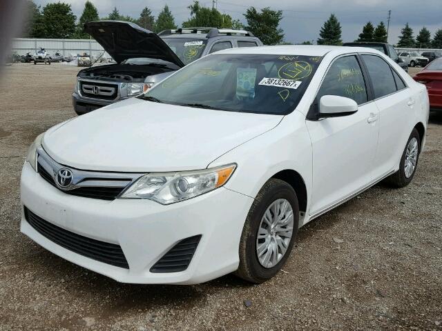 4T1BF1FK5CU524940 - 2012 TOYOTA CAMRY BASE WHITE photo 2