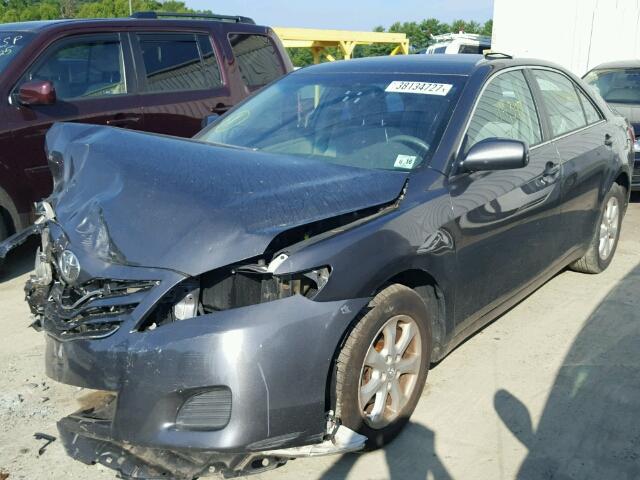 4T4BF3EK1BR201728 - 2011 TOYOTA CAMRY GRAY photo 2