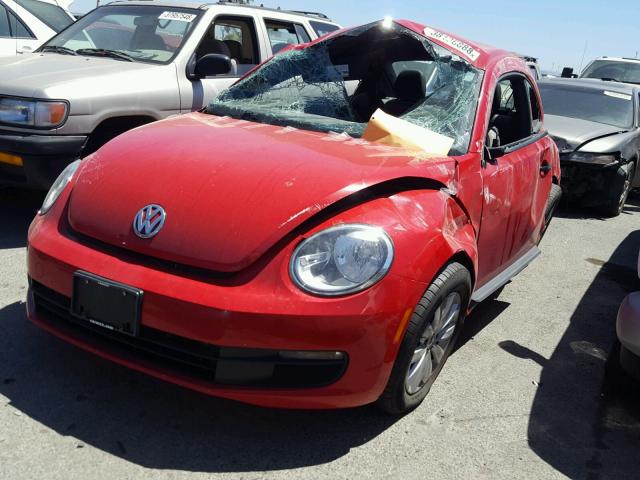 3VWF17AT8FM643692 - 2015 VOLKSWAGEN BEETLE 1.8 RED photo 2