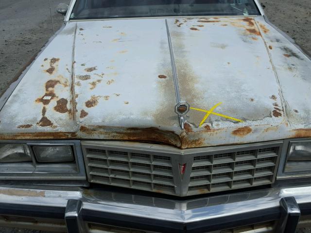 2Q69Z7P223891 - 1977 PONTIAC BONNEVILLE GRAY photo 7