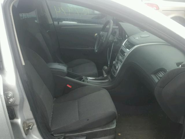 1G1ZC5E04AF255441 - 2010 CHEVROLET MALIBU 1LT ნაცრისფერი ფოტო 5