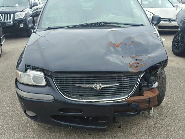 1C4GT64L8XB575636 - 1999 CHRYSLER TOWN & COU BLUE photo 9