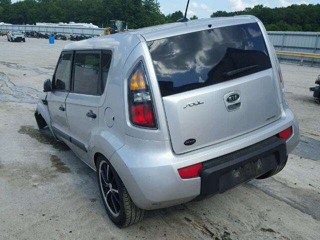 KNDJT2A17B7715043 - 2011 KIA SOUL SILVER photo 3