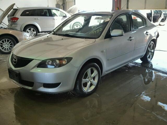 JM1BK12F261459480 - 2006 MAZDA 3 I SILVER photo 2