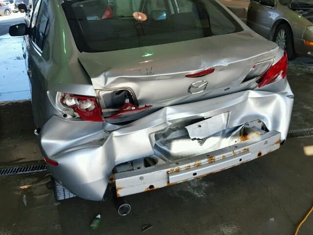 JM1BK12F261459480 - 2006 MAZDA 3 I SILVER photo 9