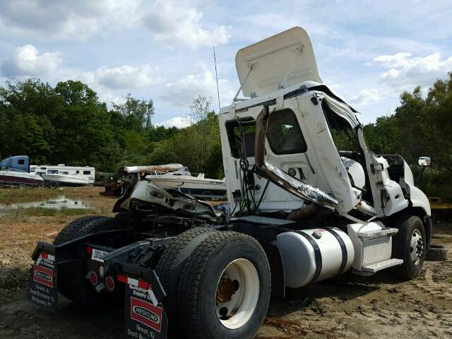 1FUBGDDV9CSBD7018 - 2012 FREIGHTLINER CASCADIA 1 WHITE photo 4