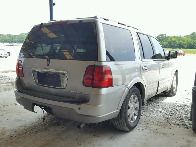 5LMFU28RX4LJ13660 - 2004 LINCOLN NAVIGATOR 银色 照片 4
