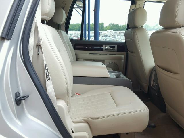 5LMFU28RX4LJ13660 - 2004 LINCOLN NAVIGATOR 银色 照片 6