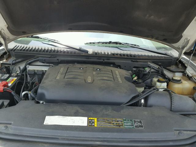 5LMFU28RX4LJ13660 - 2004 LINCOLN NAVIGATOR 银色 照片 7