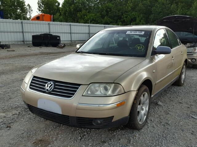 WVWTH63B22P359589 - 2002 VOLKSWAGEN PASSAT GLX 金色 照片 2