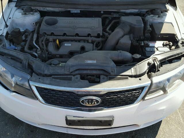 KNAFU4A21C5490877 - 2012 KIA FORTE EX WHITE photo 7