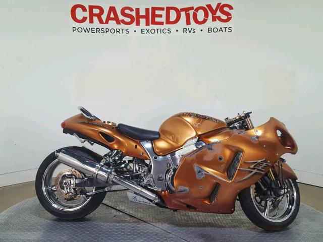 JS1GW71A652100400 - 2005 SUZUKI GSX1300 RK ORANGE photo 1