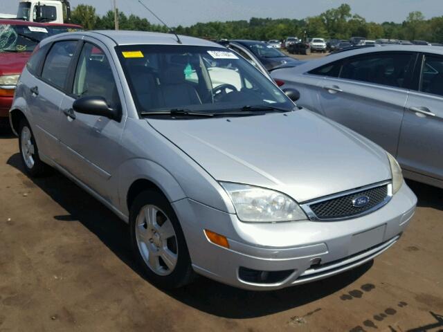 1FAFP37NX7W293590 - 2007 FORD FOCUS ZX5 SILVER photo 1