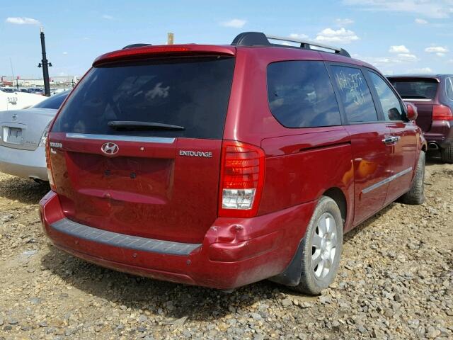 KNDMC233486049124 - 2008 HYUNDAI ENTOURAGE RED photo 4