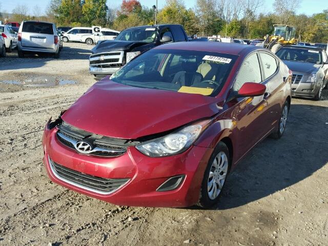 5NPDH4AE2DH193093 - 2013 HYUNDAI ELANTRA RED photo 2