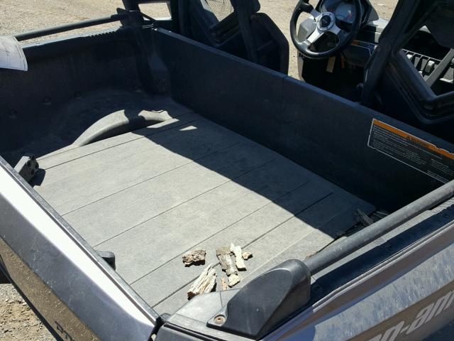 3JBKKXN11CJ000365 - 2012 CAN-AM COMMANDER SILVER photo 6