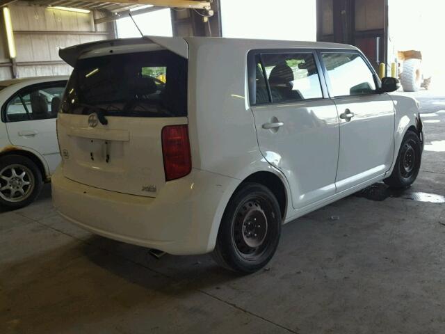 JTLKE50E981017456 - 2008 SCION XB WHITE photo 4