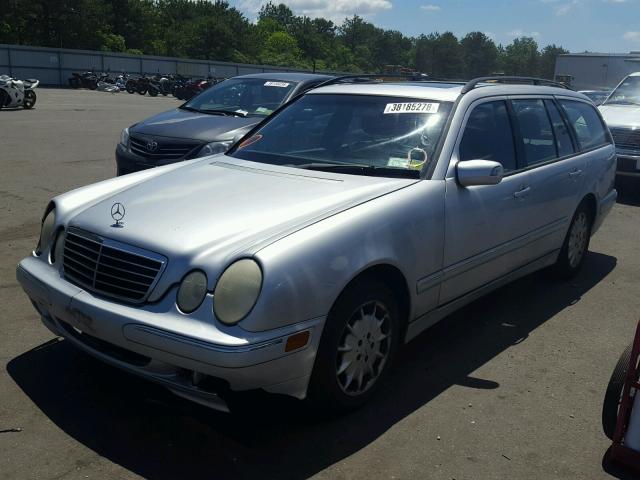 WDBJH82J02X064453 - 2002 MERCEDES-BENZ E 320 4MAT SILVER photo 2