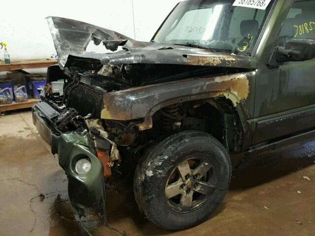 1J8HG48K48C189220 - 2008 JEEP COMMANDER GREEN photo 9