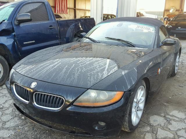 4USBT33433LR64248 - 2003 BMW Z4 2.5 BLACK photo 2