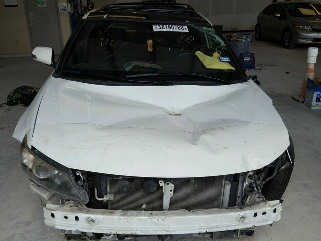 JTKJF5C79B3010173 - 2011 TOYOTA SCION TC 白色 照片 9