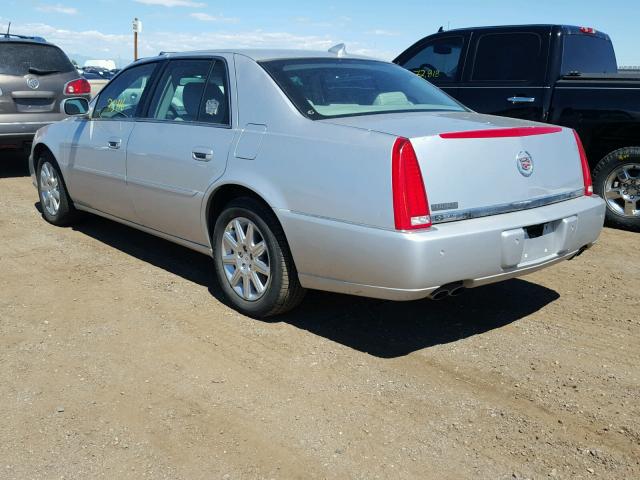 1G6KH5E60BU104076 - 2011 CADILLAC DTS PREMIU SILVER photo 3