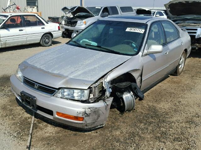 1HGCD5657VA251957 - 1997 HONDA ACCORD EX SILVER photo 2