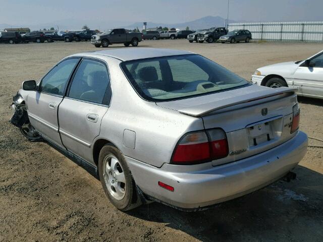 1HGCD5657VA251957 - 1997 HONDA ACCORD EX SILVER photo 3