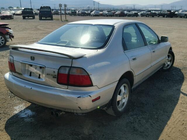 1HGCD5657VA251957 - 1997 HONDA ACCORD EX SILVER photo 4